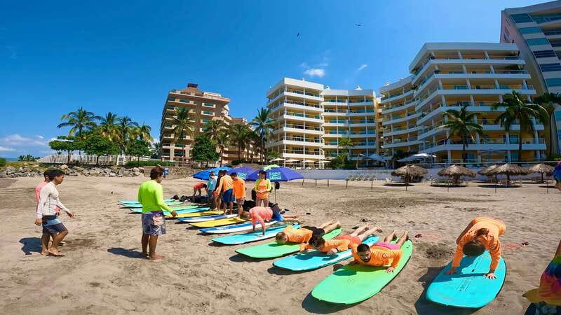 Puerto vallarta and Nayarit: surf lessons - A practical look at the instructors