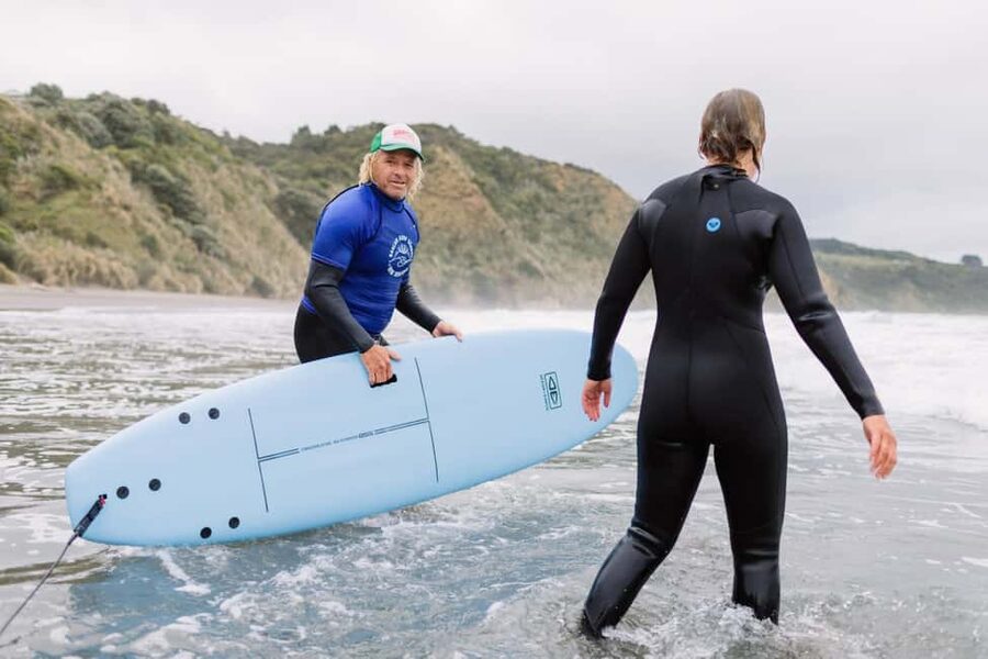 Raglan: Private 1:1 Surf Lesson - Why a private lesson can help beginners