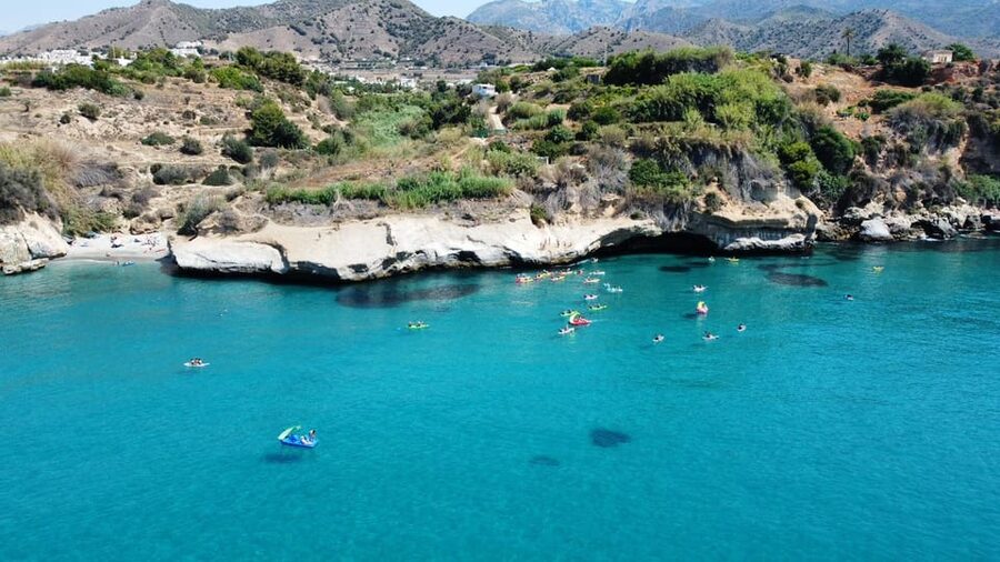 Ruta libre en paddel surf por la cascada de Nerja y Maro 😍 - What the $32 price includes