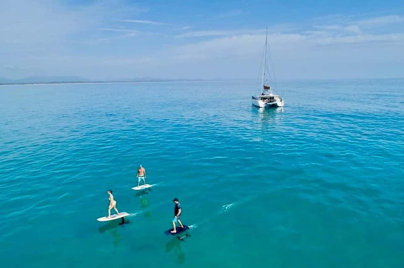 Saint Tropez: Learn how to Surf with an eFoil - Meeting Teddy and starting with the safety briefing