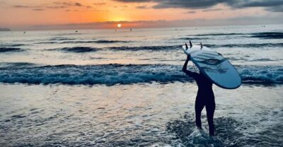 San Juan Beach: 2 Hour Table Surf Rental + Snack and Drink