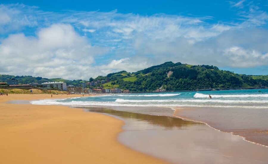 San Sebastian: Surf & Party Hostel - Your first morning: breakfast, gear, and surf theory