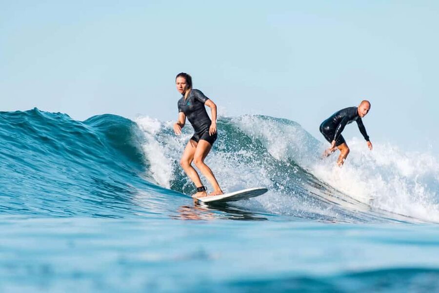 Santa Monica: Group Surf Lesson - The first 30 minutes on the beach