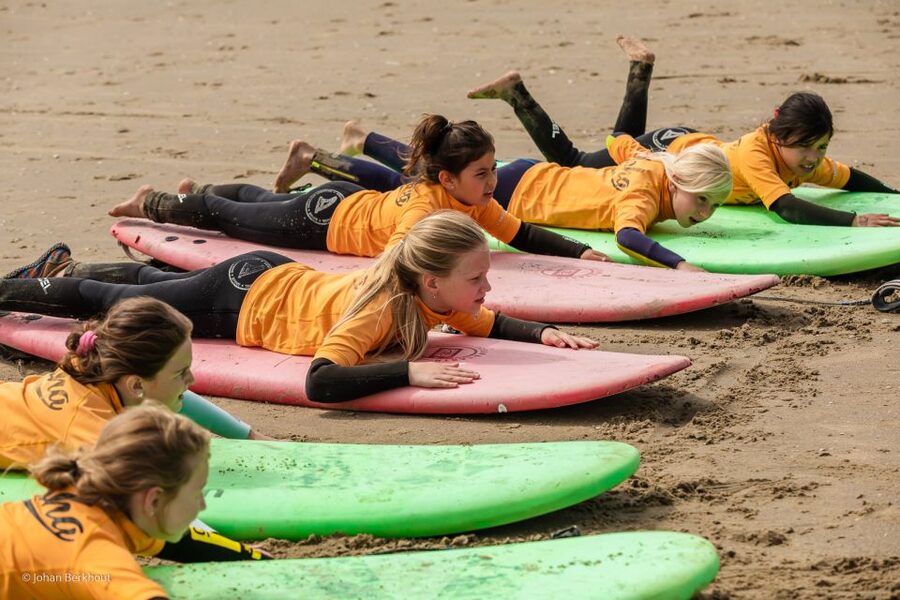 Scheveningen Beach: 1,5-Hour Surf Experience for kids - The first part: safety, surfing, and a little theory