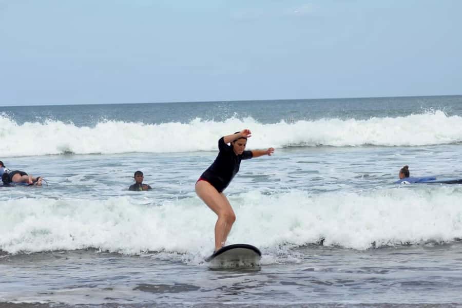 Seminyak: Beginner Surf Lesson with Pro Instructor - Small group or private lesson?