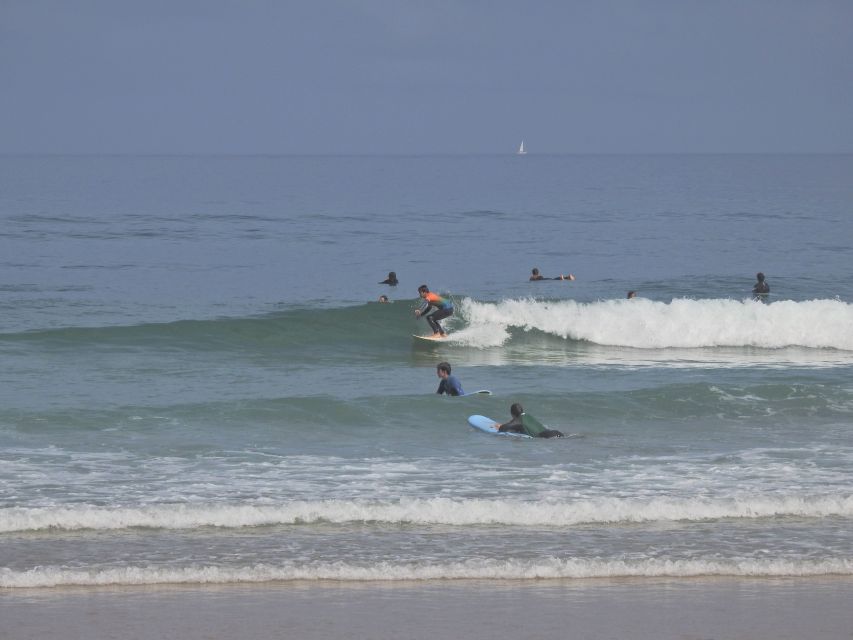 Sintra: 2-Hour Group Surf Lesson at Praia Grande - How the coaching should work