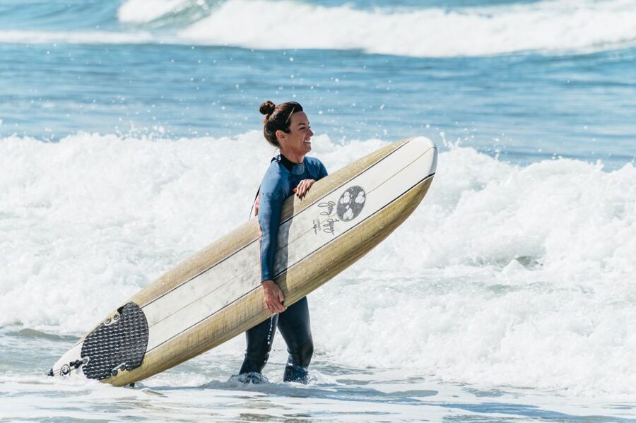 Solana Beach: Private Surf Lesson with Board and Wetsuit - Meeting at the bamboo beach shack