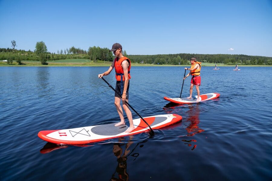 STAND UP paddle surf - A juice break by the water