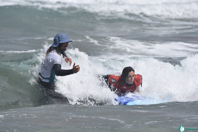 Surf class in Famara 9:15-12:00 or 11:45-14:30 (2h class) - Into the water for the main practice