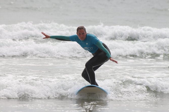 Surf class in Porto - small groups, ideal for beginners - Small Groups, Personal Help, and Teaching Style
