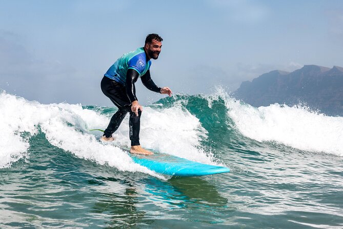 Surf Lesson for Beginners in Famara: Introduction in Surfing - Why Famara is a smart place to learn