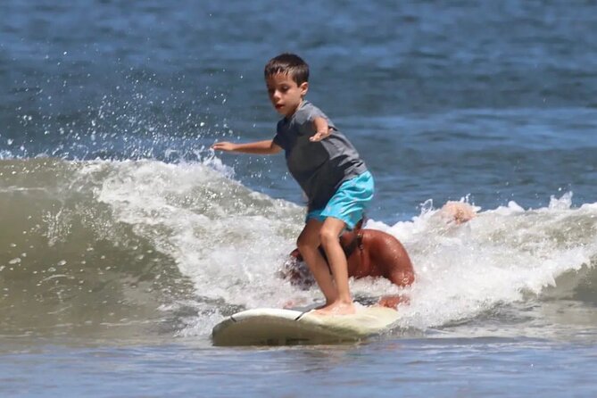 Surf Lesson in Tamarindo: Private and Group - Private lessons versus family and group sessions