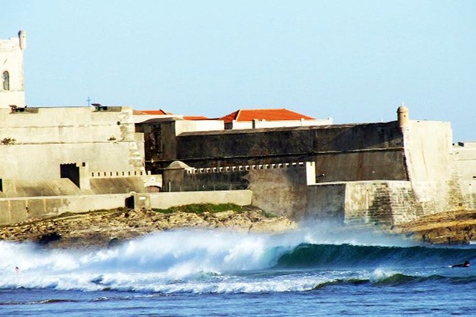 Surf Lesson on Praia de Carcavelos - Meeting at Carcavelos Surf School