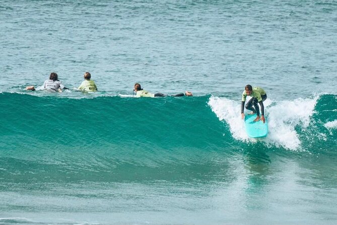Surf Lesson on the Lisbon Coast - The instructors and the feel of the class