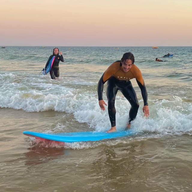 Surf Lessons Albufeira - Treating people like real people - The first part of the lesson: more than a safety talk