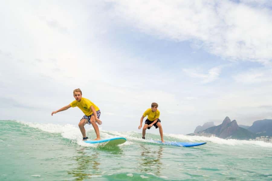 Surf lessons: in Arpoador in Ipanema. - Instructors who can explain more than one way
