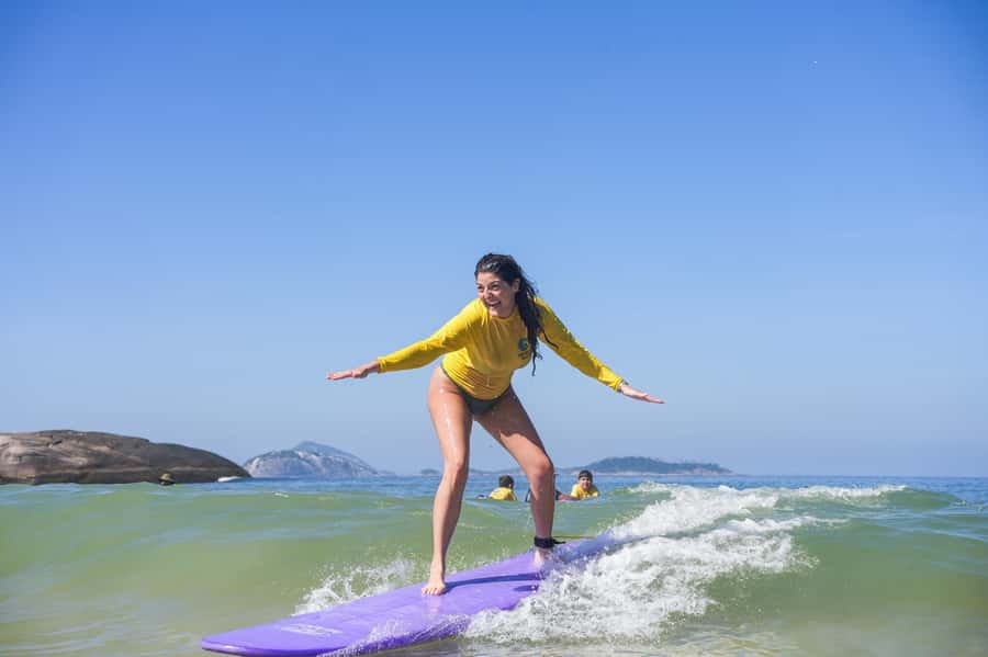 Surf lessons: in Arpoador in Ipanema. - The $33 price and what it covers