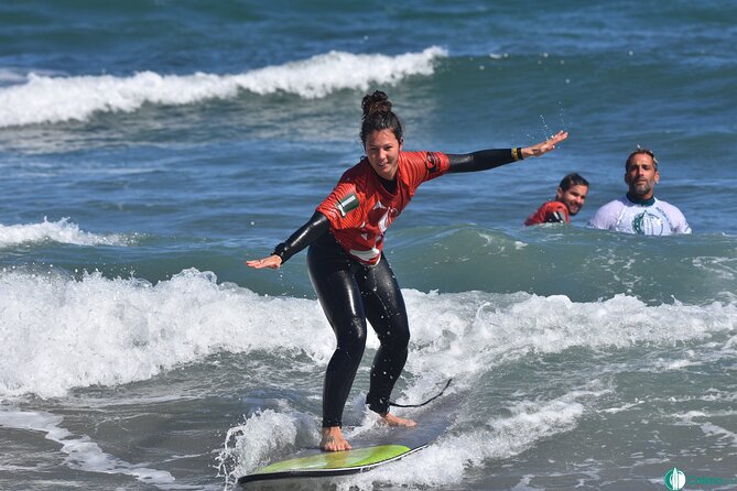 Surf lessons in Famara 9:15-14:30h (4 hours of class) - 10:00 a.m. to noon: your first time in the water