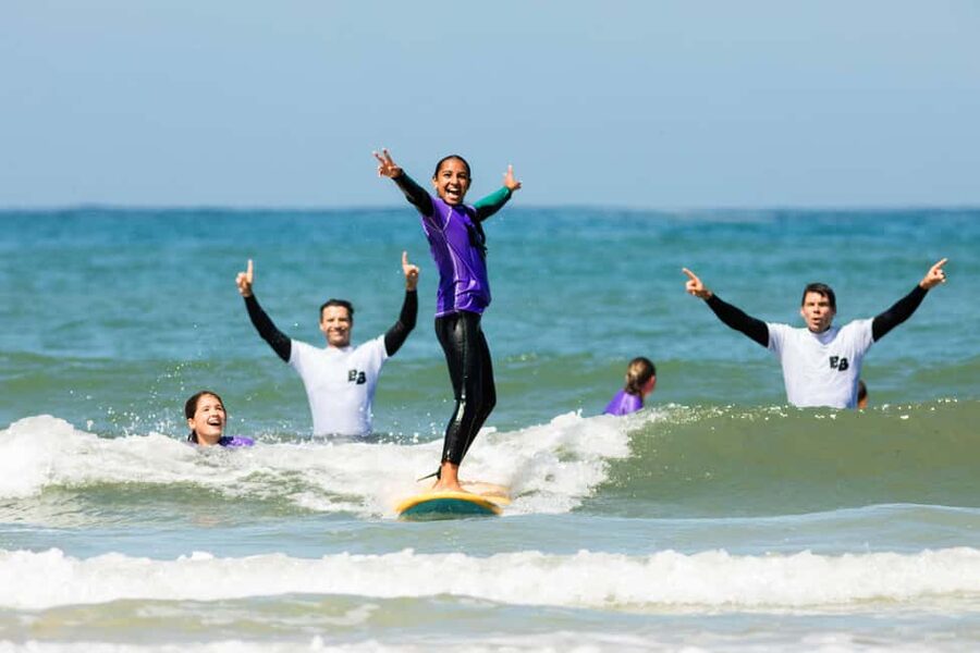 Surf lessons on the mythical site of La Torche - Key points to know before you book