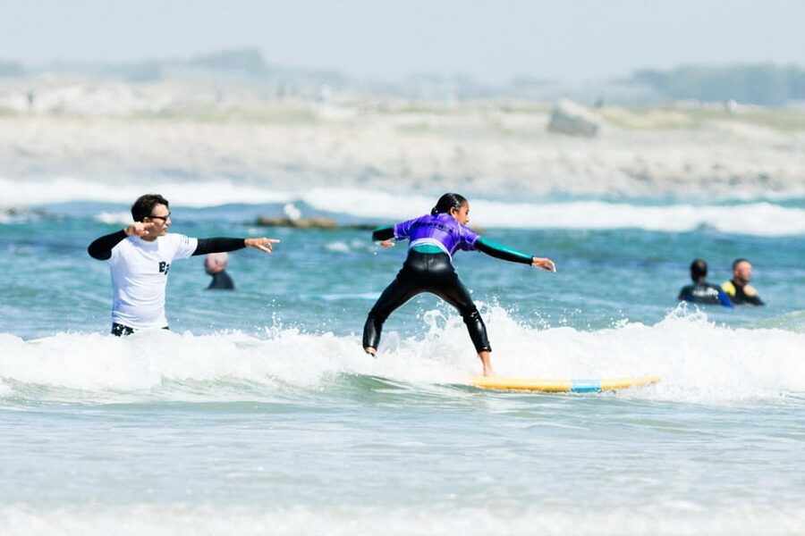 Surf lessons on the mythical site of La Torche - Learning with Kevin and Stephen