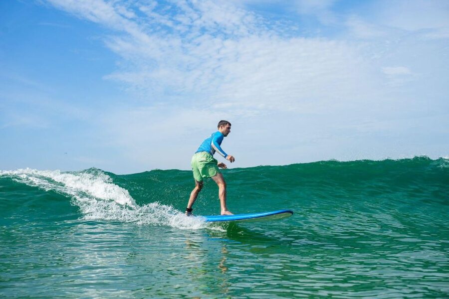 Surf lessons with local instructors in Copacabana/ipanema! - Who will enjoy this class most