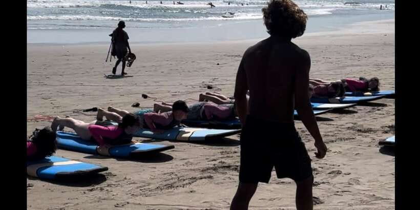 SURFA BALI curated surf lesson + trip to spots (Beg. & Int.) - Choosing the beach by weather and wave conditions