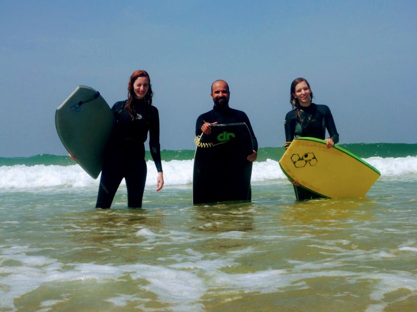 Surfing and Yoga in Lisbon - Surfing or bodyboarding: choose the right water activity