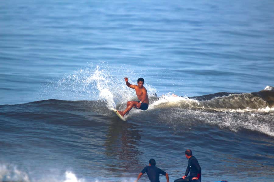 Surfing experience in Lima - Safety, comfort, and realistic expectations