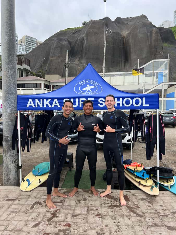 Surfing experience in Lima - The equipment included in the $44 price