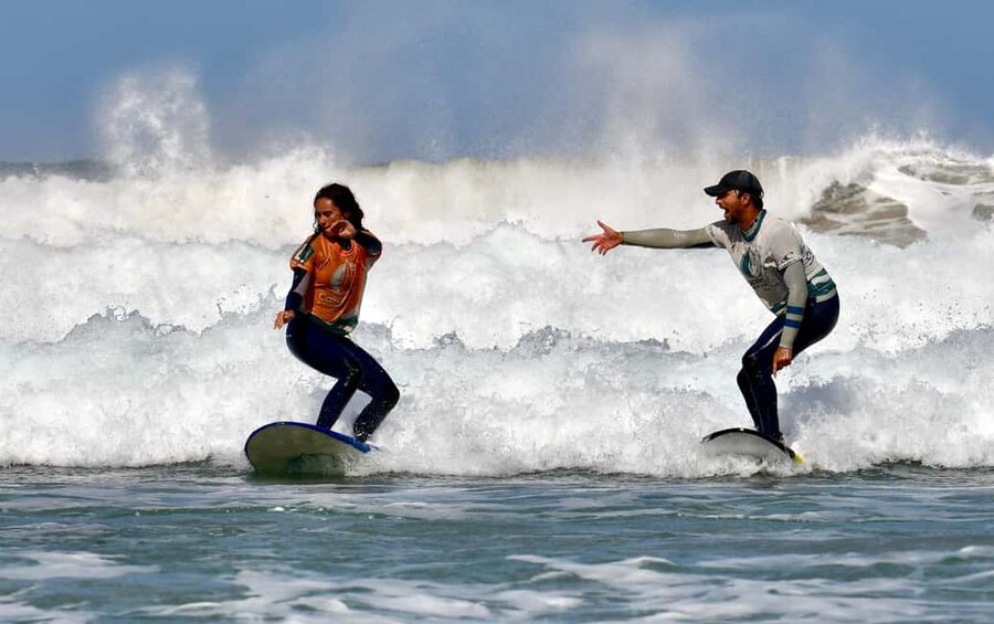 Surfing in Famara: 2 hours of pure excitement and nature - Key points before you book