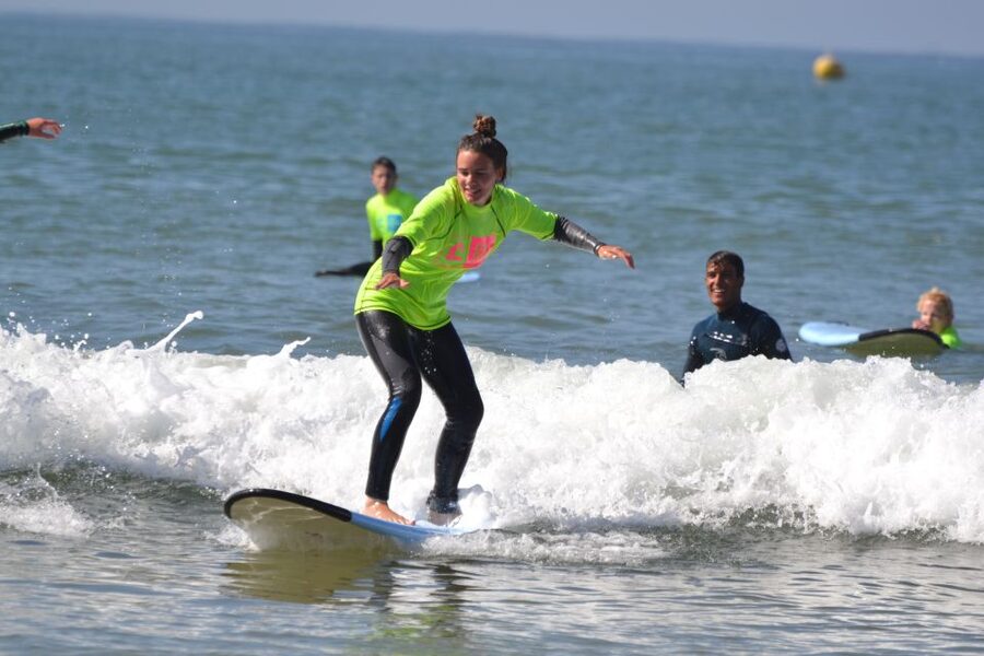 Taghazout: Beginner Surf Course with Free Session & Lunch - Equipment, wetsuits, and comfort