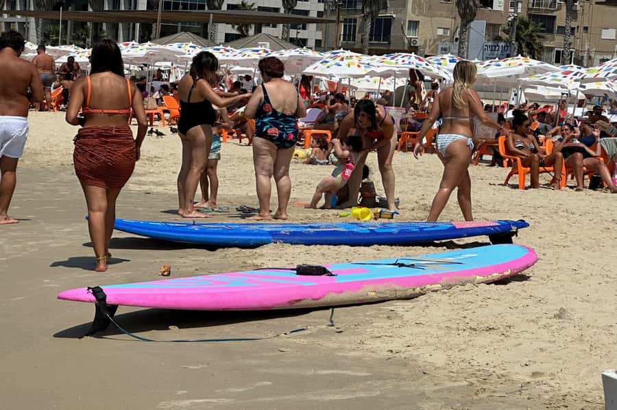 Tel Aviv: Professional Surfing Lessons at Beach Club TLV - How to get the most from your hour