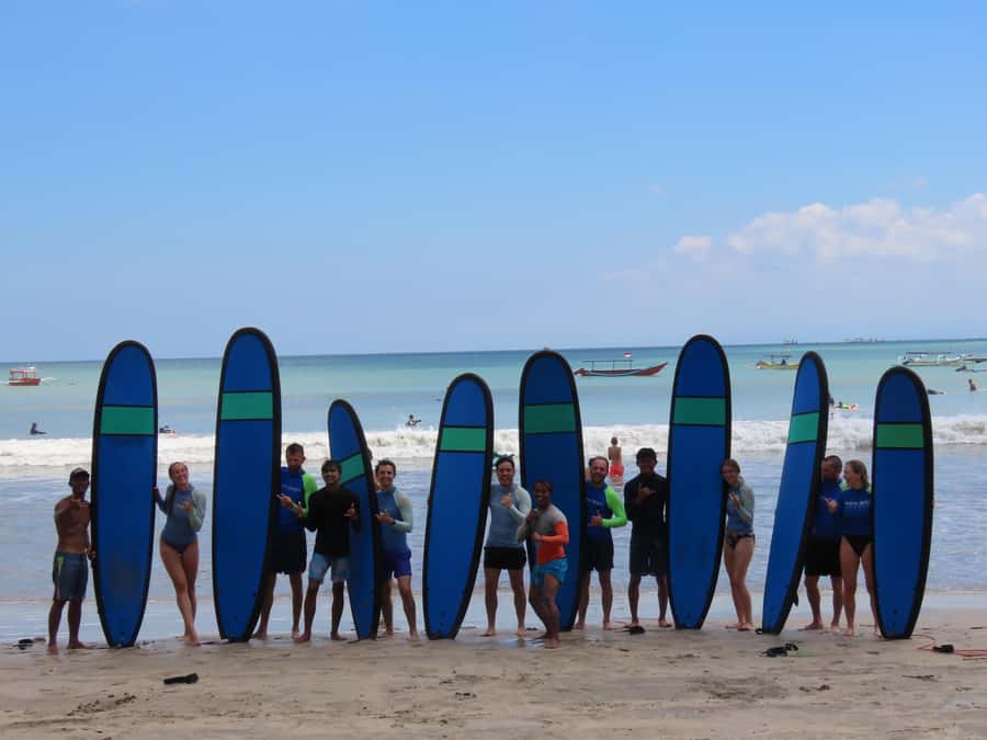 Uluwatu: Beginner & Intermediate Surf Lesson with Equipment - Getting equipped without packing half the beach