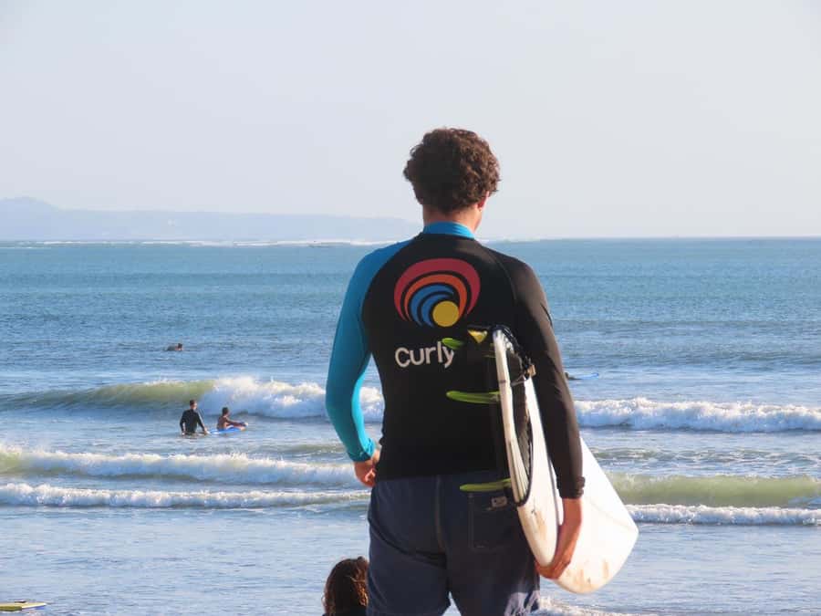 ULUWATU SURFING LESSON FOR ALL LEVELS - Equipment that keeps the lesson simple
